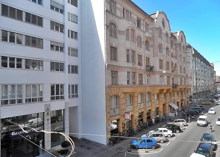 Gozsdu Entertainment District * Budapešť