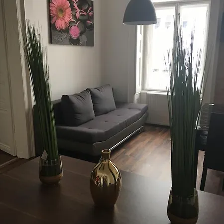 Gozsdu Entertainment District Budapeste